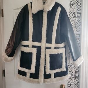 Abercrombie & Fitch Black and Cream Teddy Jacket NEVER WORN
